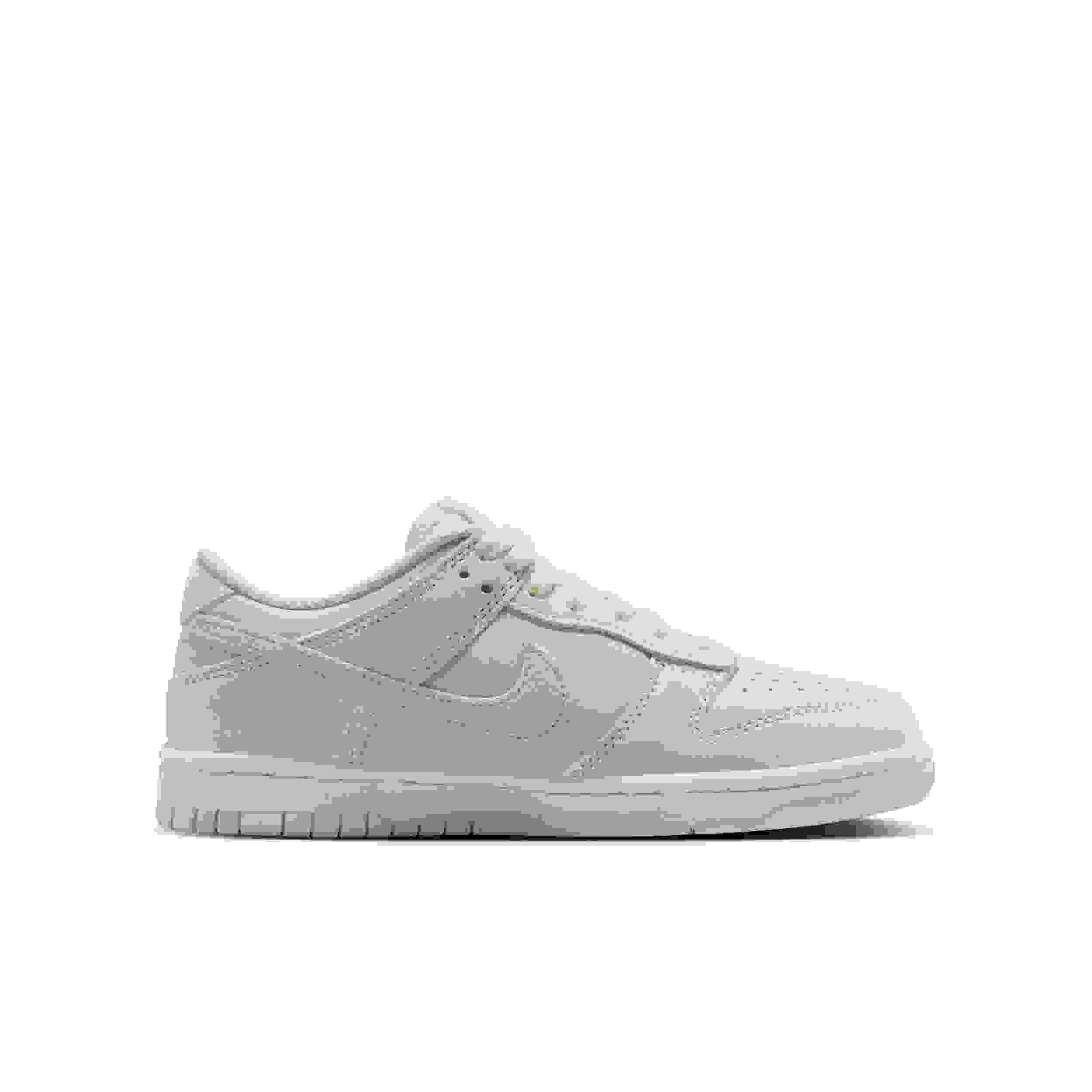 Nike Dunk Low Suede Grade School Boys' "Chalk/White/Barely Green" Shoe